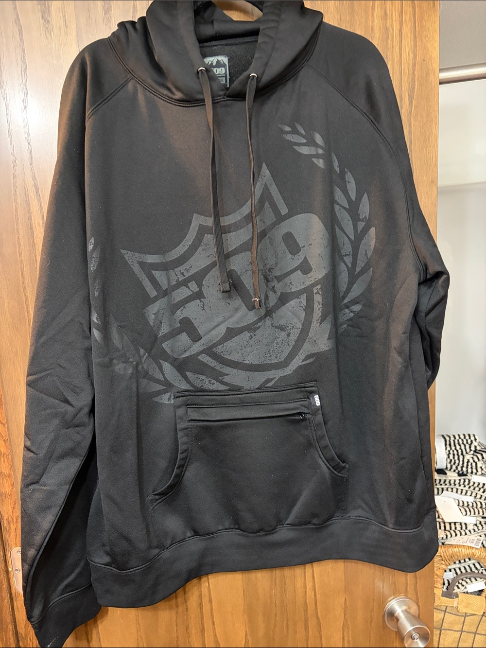 509 Men's Black Graphic Pullover Hoodie